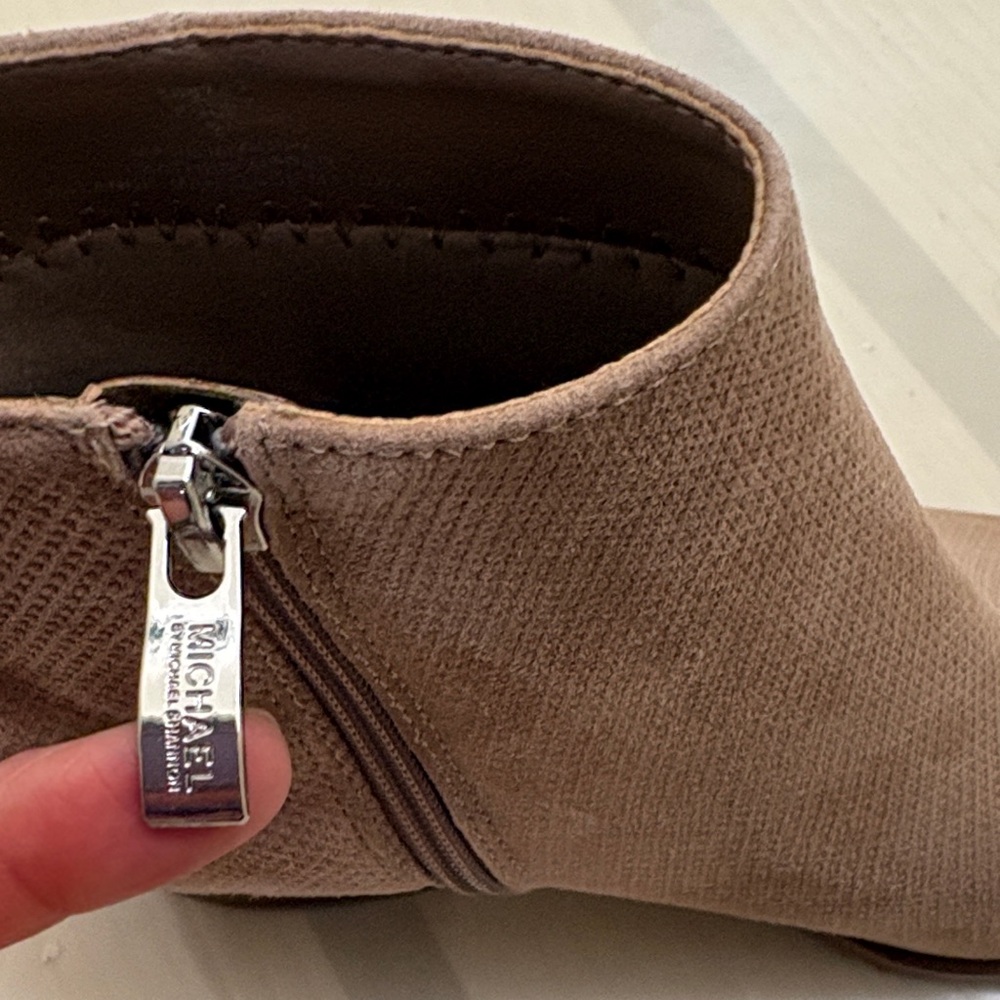 Michael by Michael Shannon.  Elegant Tan Ankle Boots, size 7. New! NWT - Picture 8 of 10